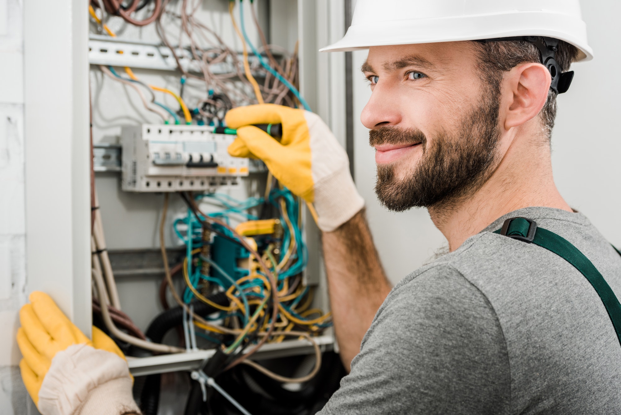 koster en elektriker i timen? Læs om pris og timepriser